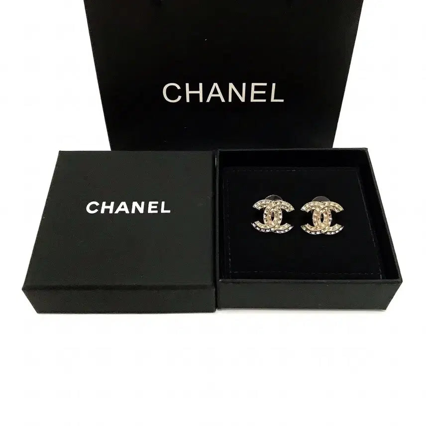 [BUNJANG] Chanel CC Crystal Earrings Gold 9mm / 샤넬 CC 크리스탈 귀걸이 골드 9mm