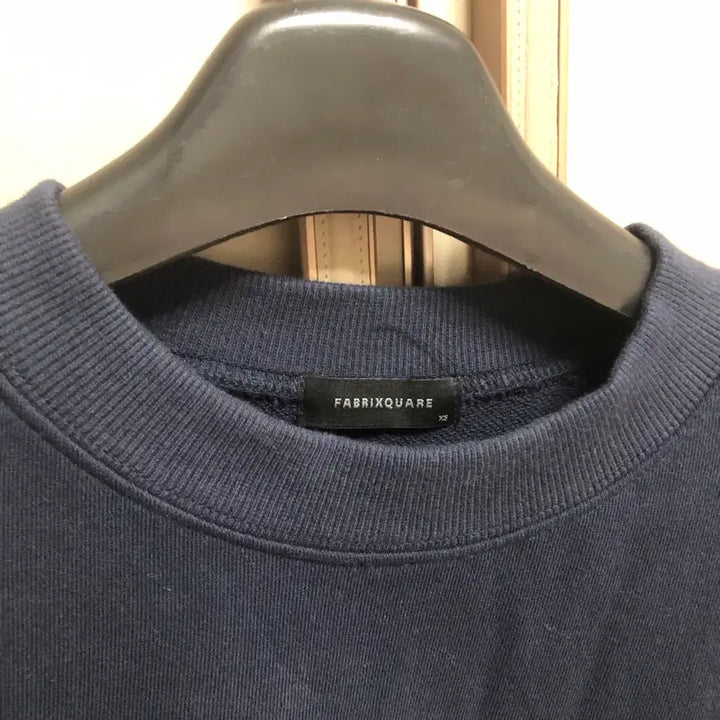 [BUNJANG] Bad Blood Cropped Sweatshirt Navy / [새상품] 배드블러드 크롭 맨투맨 - 네이비