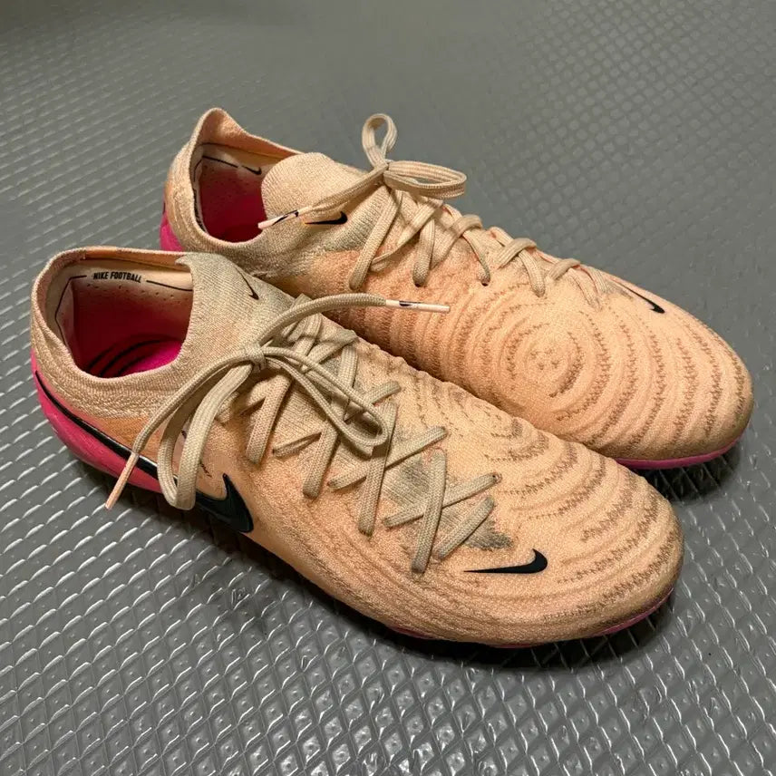 [BUNJANG] Nike Phantom GX2 Elite AG 245 Soccer Cleats / 나이키 팬텀 gx2 엘리트 ag 245