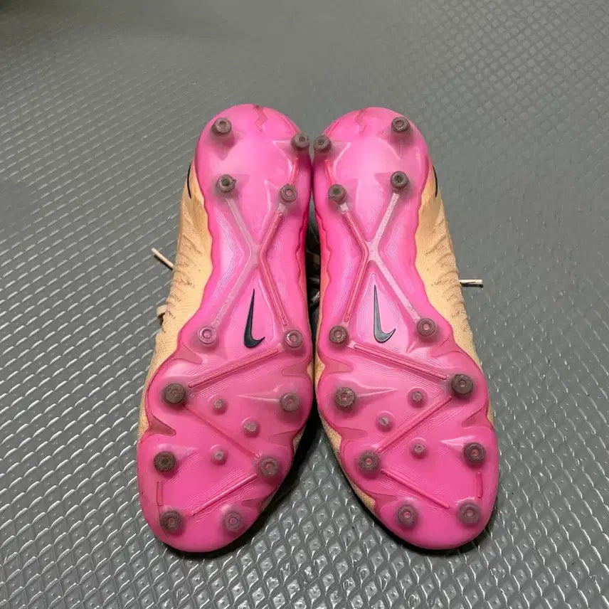 [BUNJANG] Nike Phantom GX2 Elite AG 245 Soccer Cleats / 나이키 팬텀 gx2 엘리트 ag 245