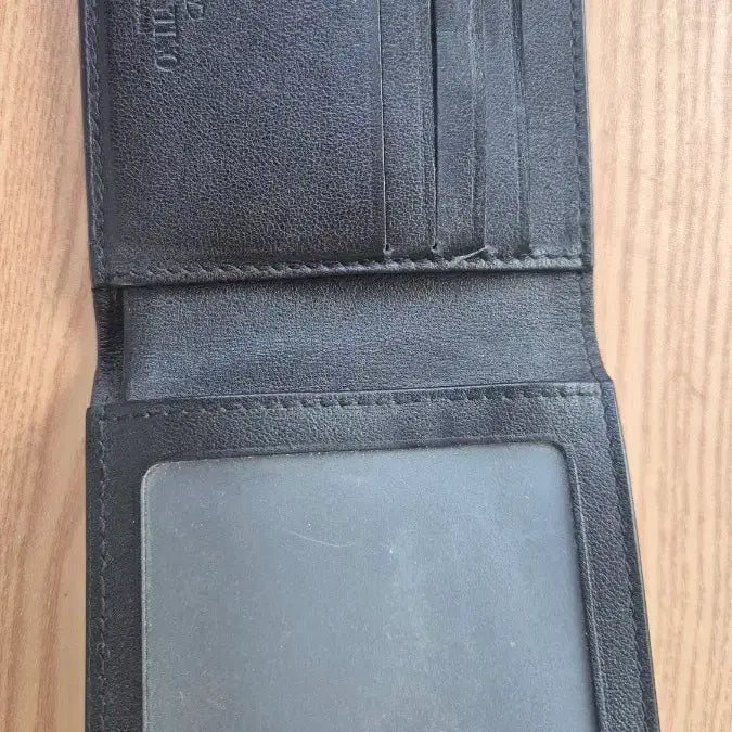 [BUNJANG] Valentino Leather Bifold Wallet with Studs / 발렌티노 반지갑
