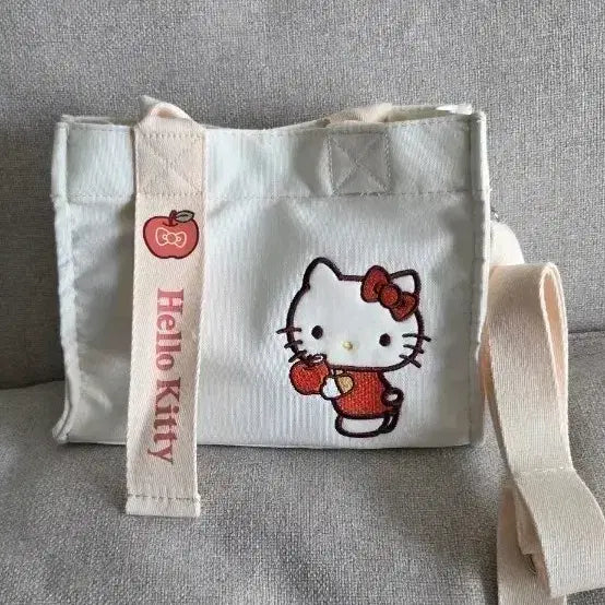 [BUNJANG] Hello Kitty &amp; Kuromi Mini Tote Bag / 헬로키티 ,쿠로미 미니 토트백 숄더백