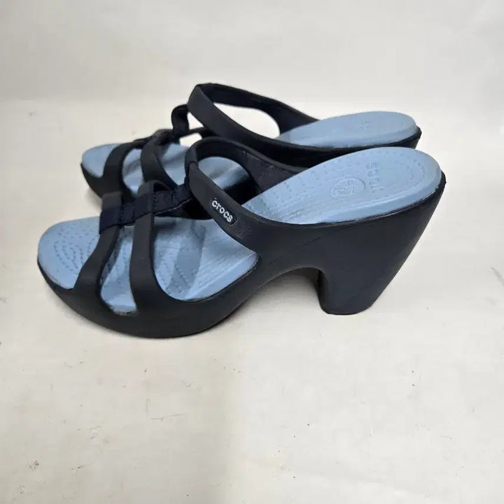 [BUNJANG] Crocs Platform Sandal Black/Blue W6 / 크록스 힐 샌들 블랙/블루w6 230mm