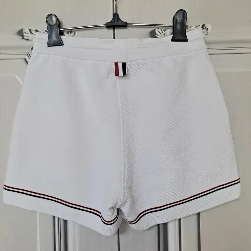 [BUNJANG] Thom Browne White Shorts / 톰브라운 화이트 반바지 삼선 포인트ㅡ정품