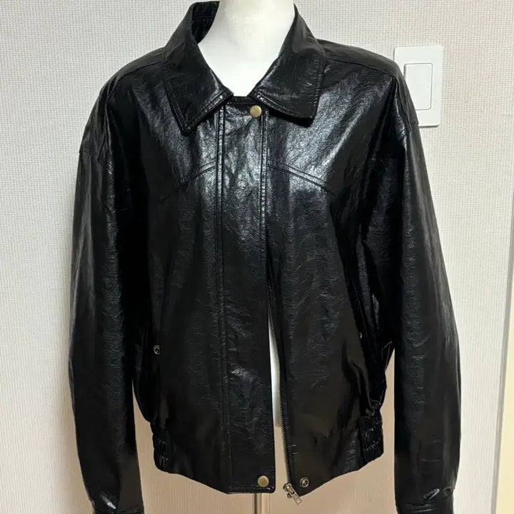[SOLD OUT] 썸웨어버터 레더 블루종 자켓 팝니다