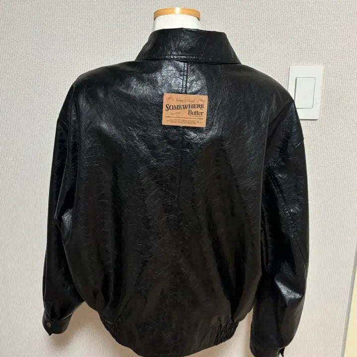[SOLD OUT] 썸웨어버터 레더 블루종 자켓 팝니다