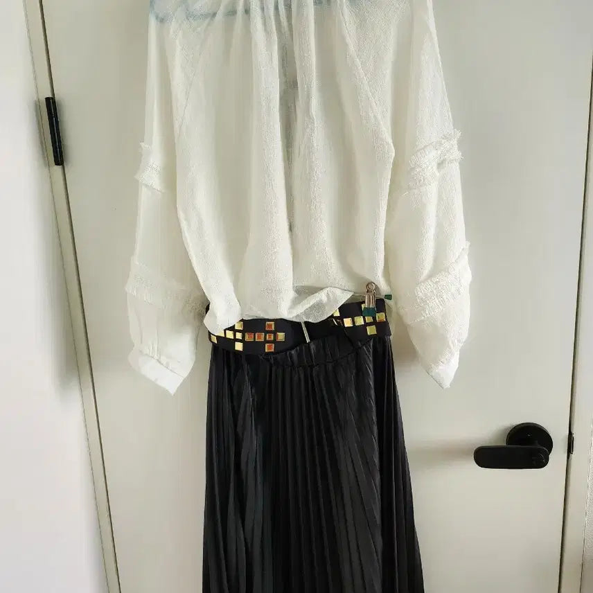 [SOLD OUT] 탑걸 흰색 블라우스