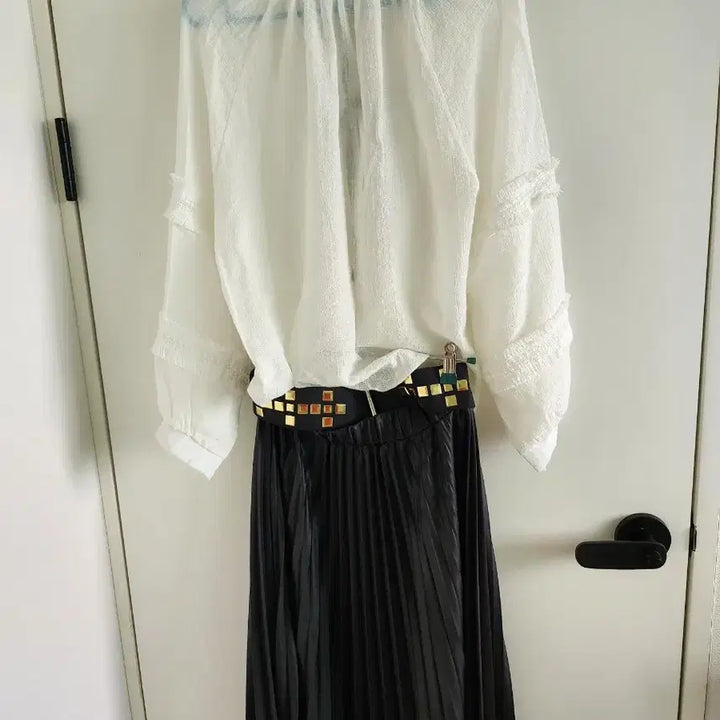 [SOLD OUT] 탑걸 흰색 블라우스