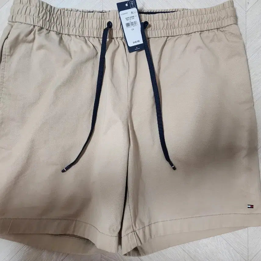 [BUNJANG] Tommy Hilfiger Beige Shorts / 타미힐피거 베이지색 반바지 새상품 팝니다.