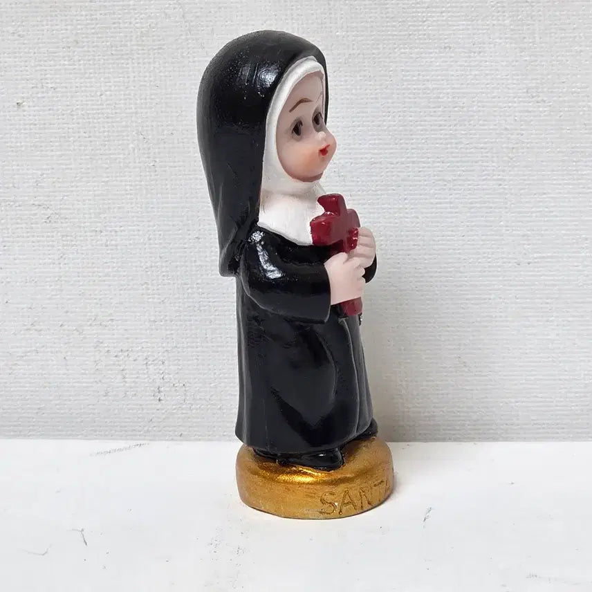 [BUNJANG] Antique Saint Rita Resin Figurine with Cross / 리타 성녀 앤틱 레진 피규어 가톨릭 성녀 십자가