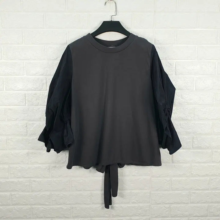 [BUNJANG] Ozsécon Ribbon Shirring Puff Sleeve T-shirt / [66]오즈세컨 백 리본 셔링 퍼프 슬리브 티셔츠