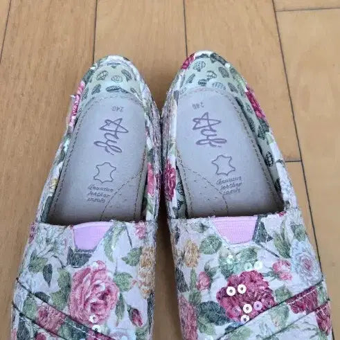 [BUNJANG] Floral Print Slip-on Shoes (Size 235) / 꽃무늬 슬립온 235