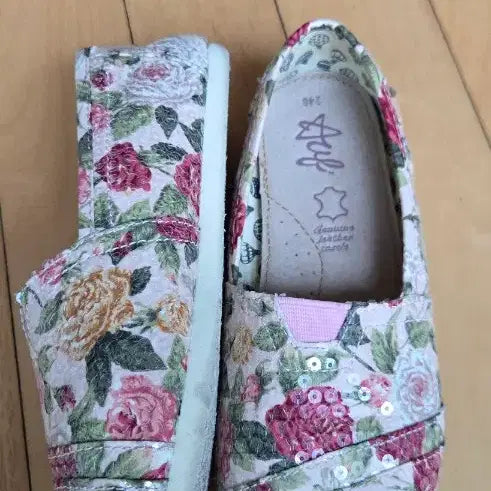 [BUNJANG] Floral Print Slip-on Shoes (Size 235) / 꽃무늬 슬립온 235