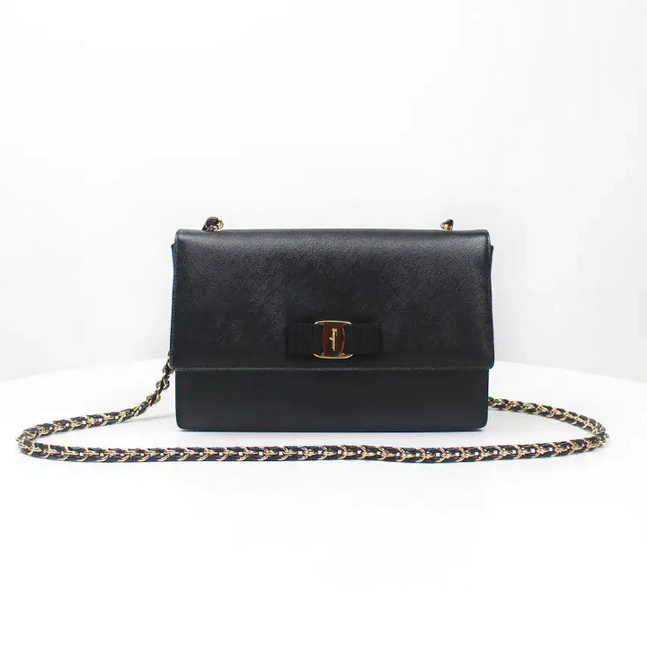 [BUNJANG] Ferragamo Vara Bow Ginny Gold Chain Crossbody Bag / [중고명품다올] 페라가모 바라 보우 지니 금장 체인 크로스백