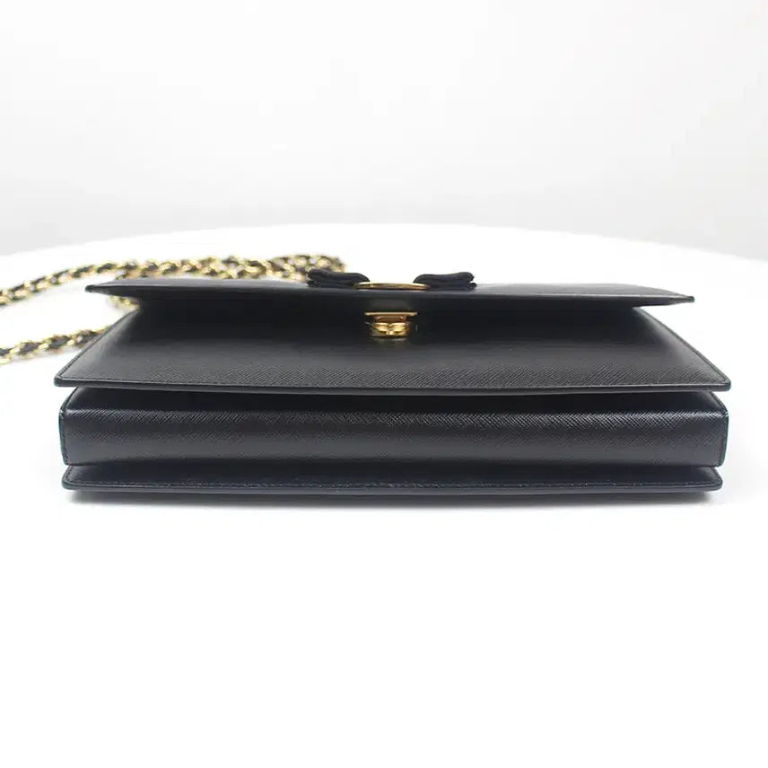[BUNJANG] Ferragamo Vara Bow Ginny Gold Chain Crossbody Bag / [중고명품다올] 페라가모 바라 보우 지니 금장 체인 크로스백