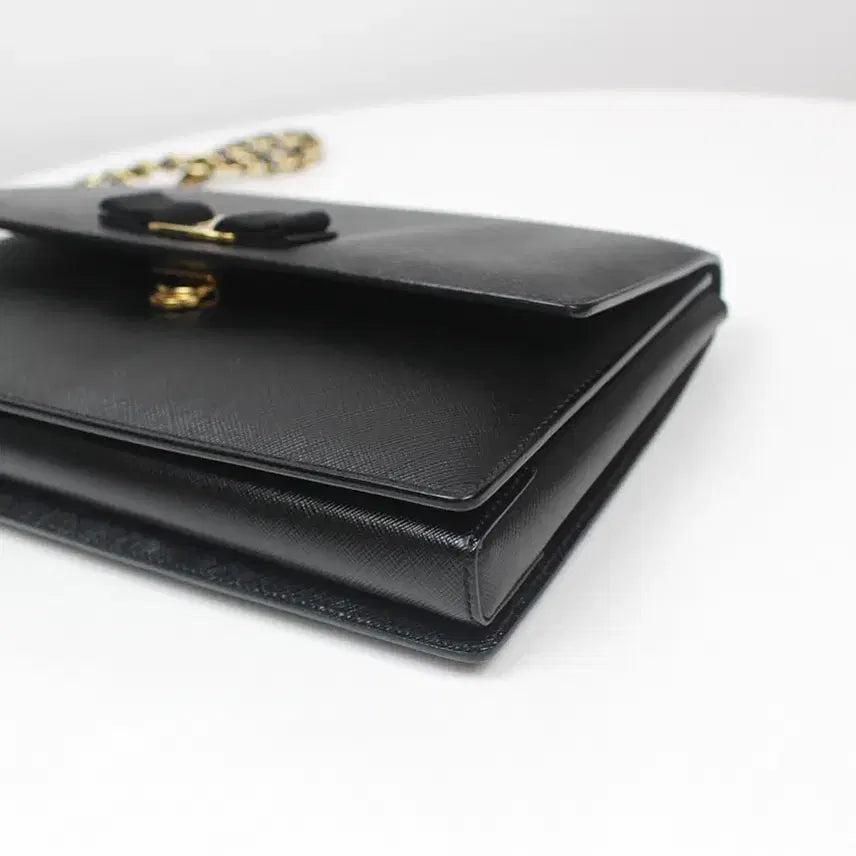 [BUNJANG] Ferragamo Vara Bow Ginny Gold Chain Crossbody Bag / [중고명품다올] 페라가모 바라 보우 지니 금장 체인 크로스백