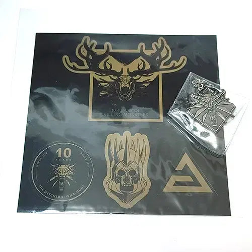 [BUNJANG] The Witcher 3 10th Anniversary Limited Wolf School Keychain + Sticker Set / 위쳐3 10주년 한정 늑대교단 키링+스티커 세트