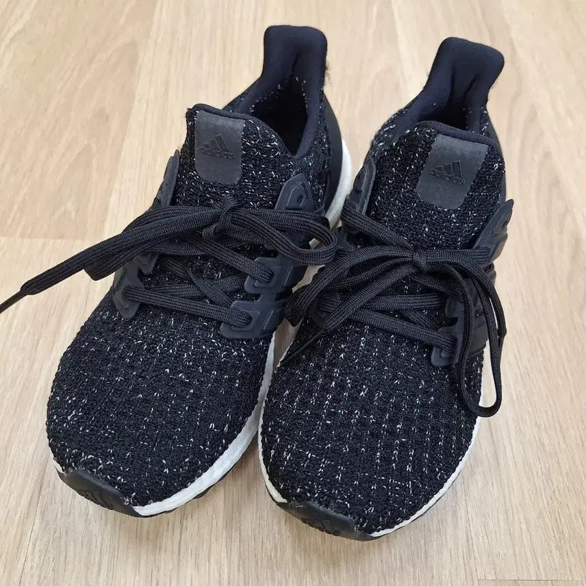 [BUNJANG] Adidas Ultraboost 4.0 (220 Size) Sneakers / 아디다스 울트라부스트 4.0 (220size)