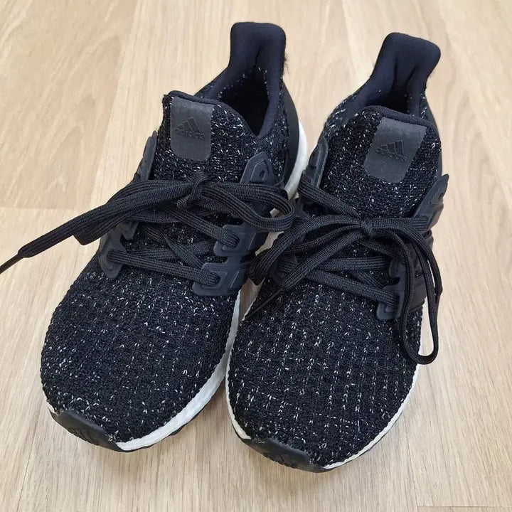 [BUNJANG] Adidas Ultraboost 4.0 (220 Size) Sneakers / 아디다스 울트라부스트 4.0 (220size)