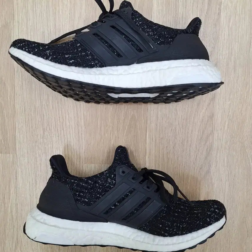 [BUNJANG] Adidas Ultraboost 4.0 (220 Size) Sneakers / 아디다스 울트라부스트 4.0 (220size)