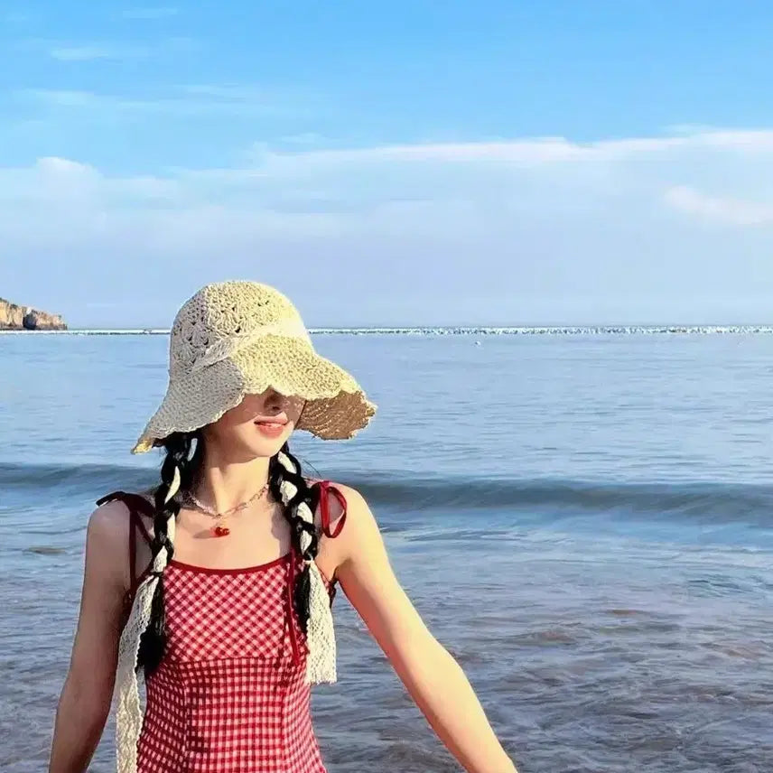 [BUNJANG] Red Checkered Spaghetti Strap Dress with Straw Hat Set / 레드 체크 끈나시 원피스 + 밀짚모자