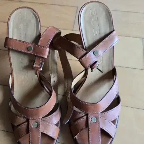 [BUNJANG] Burberry Genuine Leather High Heel Sandals / 버버리 정품 하이힐 샌들(235)