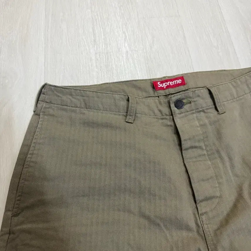 [BUNJANG] Supreme Herringbone Chino Pants / 슈프림 24fw 헤링본 치노팬츠