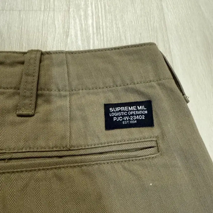 [BUNJANG] Supreme Herringbone Chino Pants / 슈프림 24fw 헤링본 치노팬츠