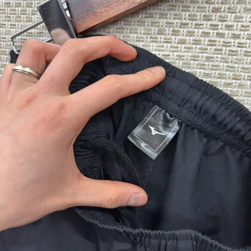 [BUNJANG] Mizuno Printing Logo Banding Training Shorts M A09638 / 미즈노 프린팅로고 밴딩 츄리닝 반바지 M A09638