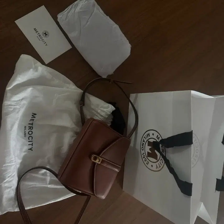 [BUNJANG] Metrocity Crossbody Bag M253MO3092D Brown / 매트로시티 크로스바디백M253MO3092D 브라운