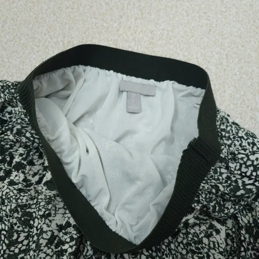 [SOLD OUT] (34)H&amp;M 여성 패턴 롱 스커트 플리츠 밴딩 카키 W3093