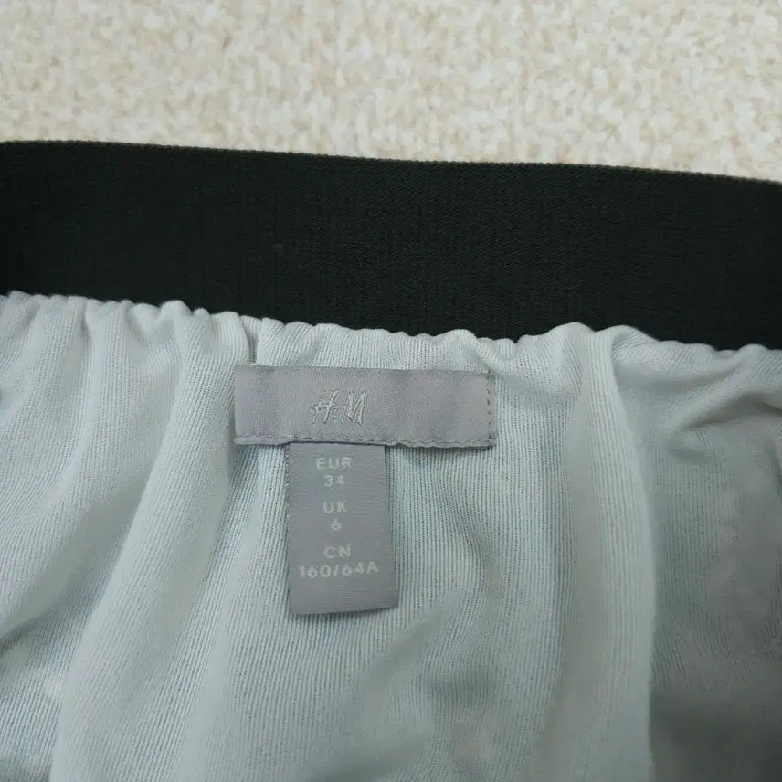 [SOLD OUT] (34)H&amp;M 여성 패턴 롱 스커트 플리츠 밴딩 카키 W3093