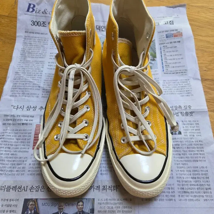 [BUNJANG] Converse Chuck 70 High Sunflower Sneakers / 컨버스 척70 하이 썬플라워 290 / 162054C