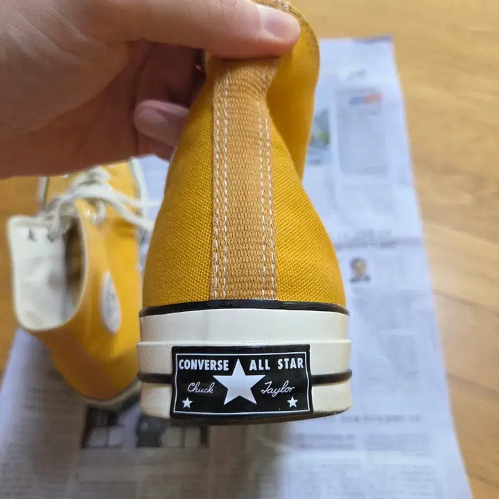 [BUNJANG] Converse Chuck 70 High Sunflower Sneakers / 컨버스 척70 하이 썬플라워 290 / 162054C