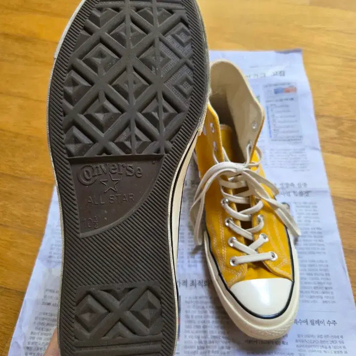 [BUNJANG] Converse Chuck 70 High Sunflower Sneakers / 컨버스 척70 하이 썬플라워 290 / 162054C