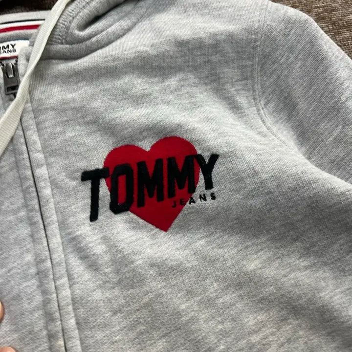 [BUNJANG] Tommy Jeans Heart Logo Gray Hoodie S / 여성) 타미진스 하트 로고 그레이 후드집업 S