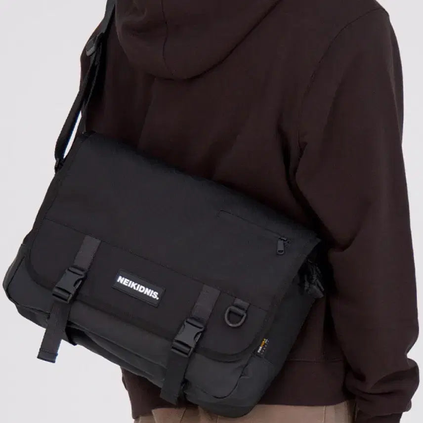 [BUNJANG] Nakedis Messenger Bag / (택포가격)네이키드니스 메신저백