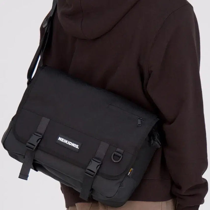 [BUNJANG] Nakedis Messenger Bag / (택포가격)네이키드니스 메신저백
