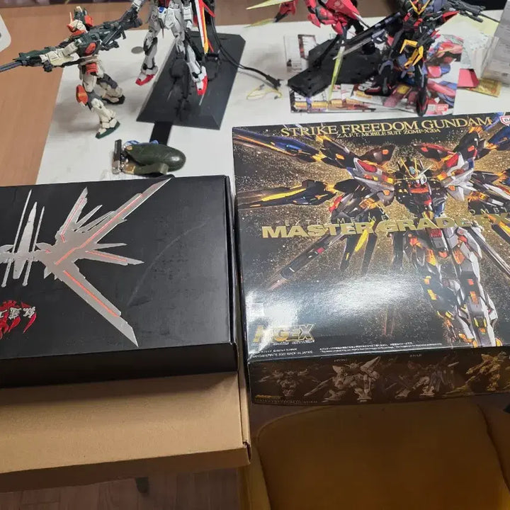 [BUNJANG] Bandai MGEX Strike Freedom Gundam + Proud Defender Unit / mgex스트라이크 프리덤 건담 + 프라우드디펜더유닛 미개봉판매