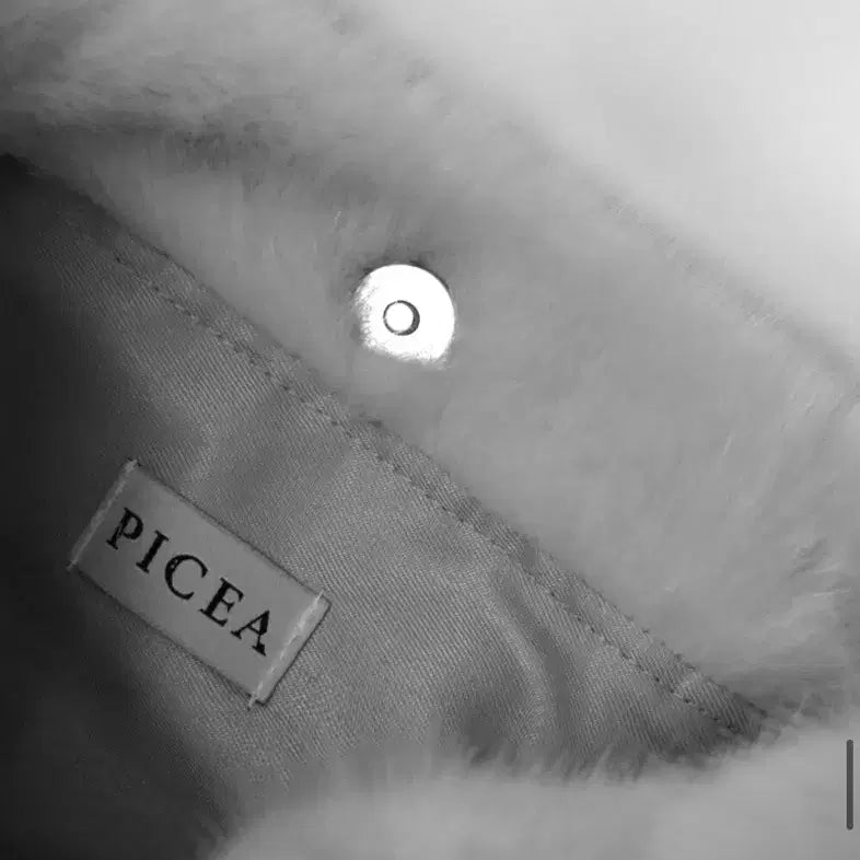 [BUNJANG] Picea Fur Mini Bag White / 새상품 picea 피시아 퍼 미니 백 화이트
