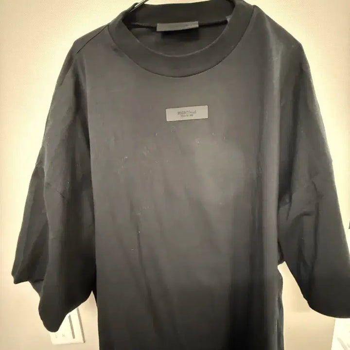[SOLD OUT] [XL] 에센셜 크루넥 티셔츠 제트 블랙 - 24SS