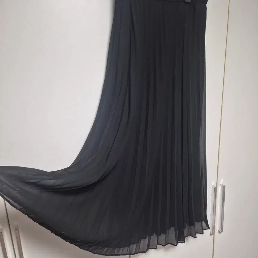 [BUNJANG] Uniqlo Chiffon Pleated Long Skirt / 유니클로 쉬폰 플리츠 롱스커트 블랙 만원샵