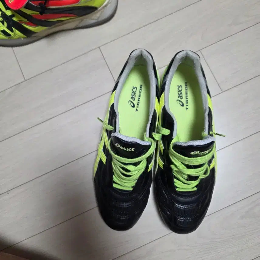 [BUNJANG] Asics Tigreor IT Soccer Cleats (Tiger) / 아식스 티그레오르(티그리어) IT  검형색상 판매