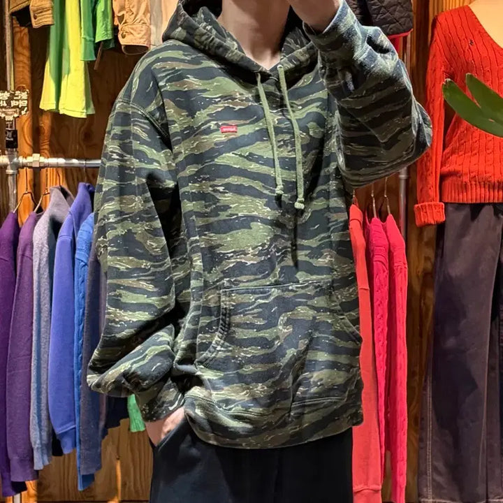 [BUNJANG] XL SUPREME 슈프림 타이거 카모 미니 박스로고 후드티 / XL SUPREME 슈프림 타이거 카모 미니 박스로고 후드티