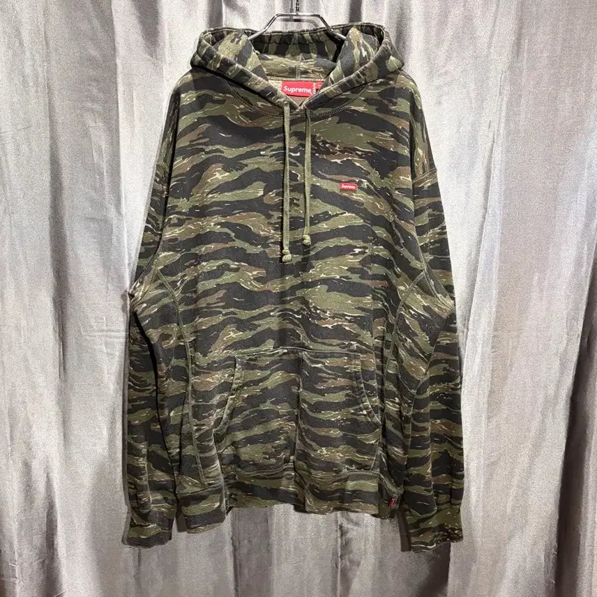 [BUNJANG] XL SUPREME 슈프림 타이거 카모 미니 박스로고 후드티 / XL SUPREME 슈프림 타이거 카모 미니 박스로고 후드티