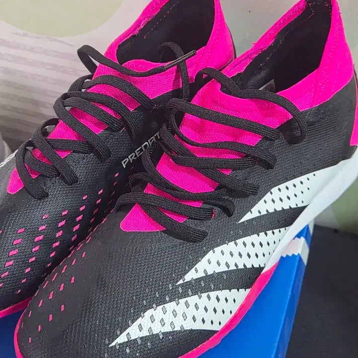 [BUNJANG] Adidas Predator Futsal Shoes Black/Pink / 아디다스 프레데터 풋살화 블랙/핑크