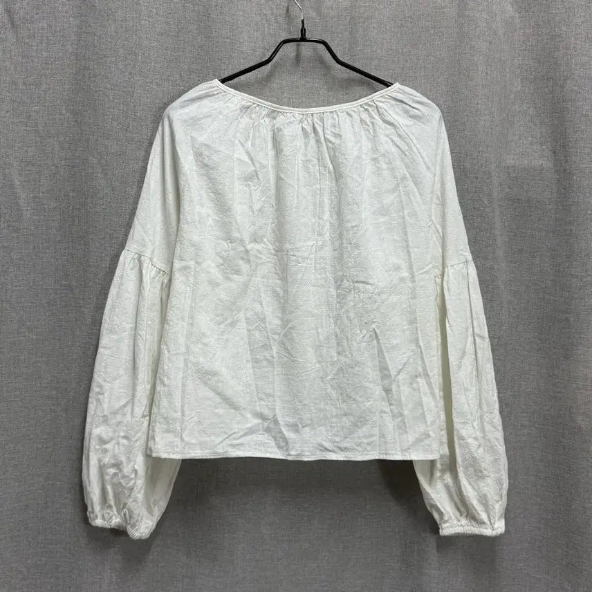 [BUNJANG] FRIFUL Shirring White Ribbon Blouse / [F] 프라이풀(FRIFUL) 셔링 화이트 리본 블라우스