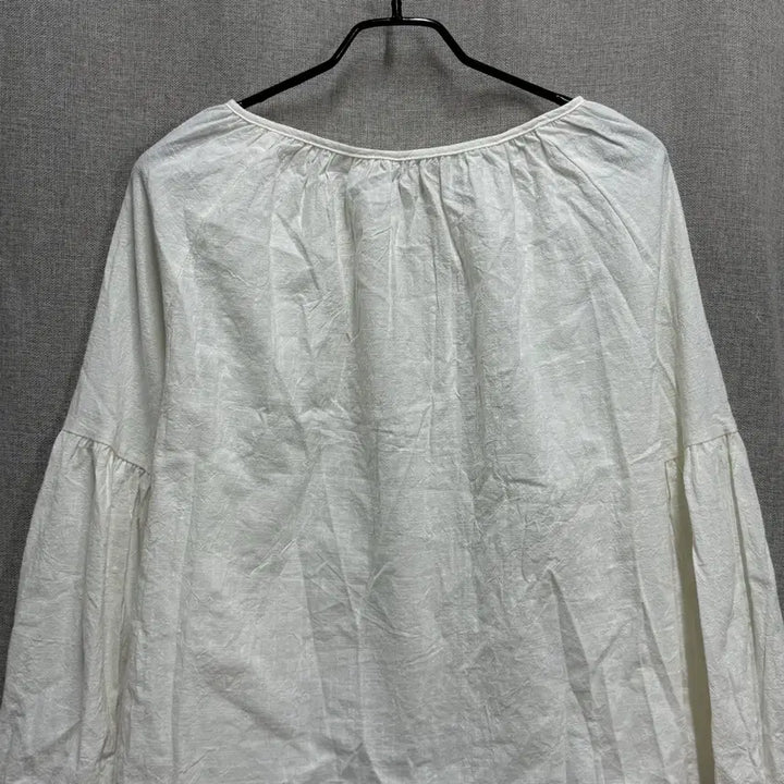 [BUNJANG] FRIFUL Shirring White Ribbon Blouse / [F] 프라이풀(FRIFUL) 셔링 화이트 리본 블라우스