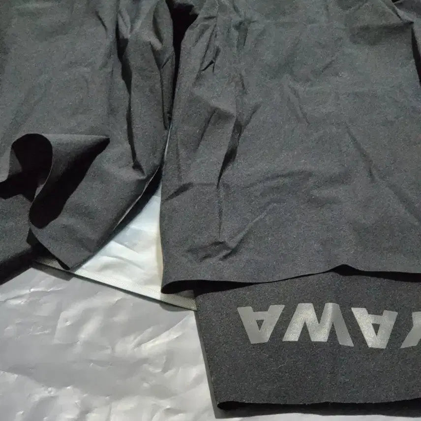 [BUNJANG] Satisfy Techsilk 8-inch Shorts - Black / 새티스파이 테크실크 8인치 쇼츠 블랙 1 급처