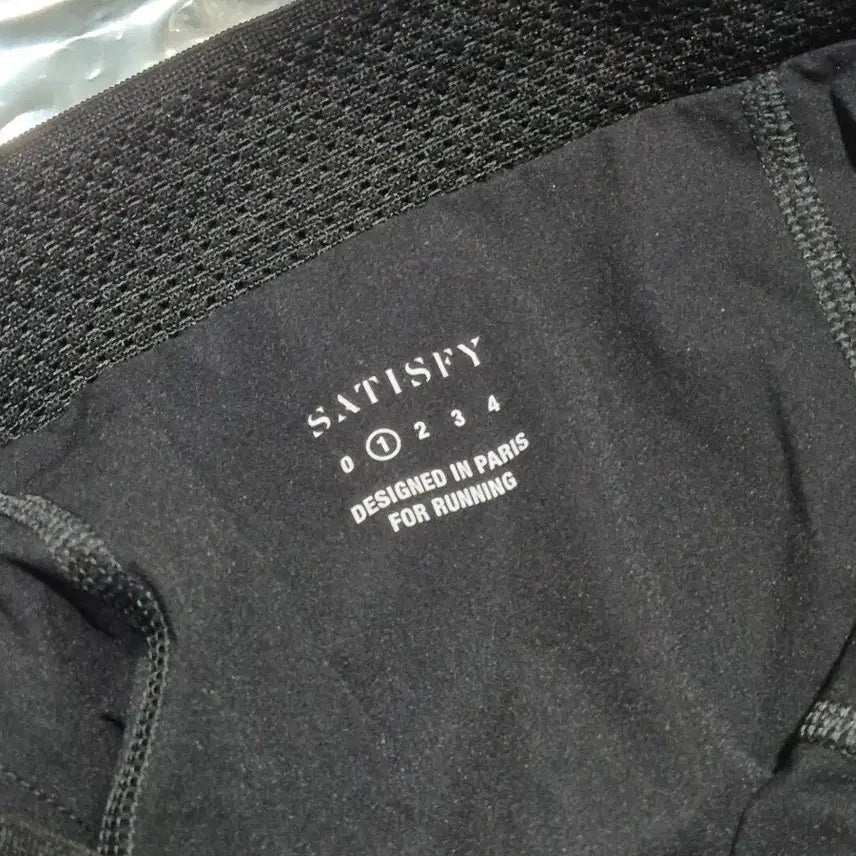 [BUNJANG] Satisfy Techsilk 8-inch Shorts - Black / 새티스파이 테크실크 8인치 쇼츠 블랙 1 급처